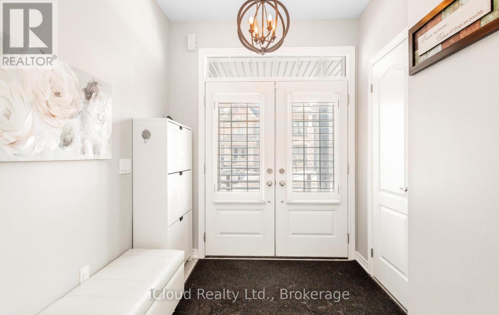 65 Stowmarket Street N, Caledon, Ontario  L7C 4B1 - Photo 5 - W12852838