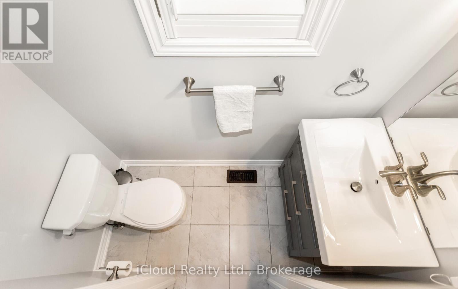 65 Stowmarket Street N, Caledon, Ontario  L7C 4B1 - Photo 16 - W12852838