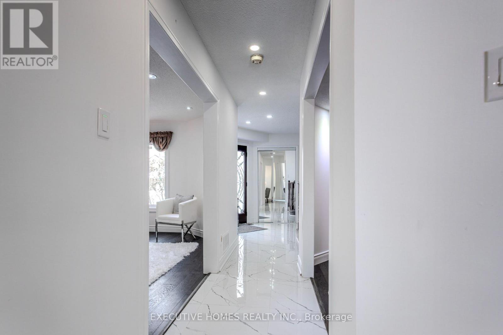 1192 Dream Crest Road, Mississauga, Ontario  L5V 1N7 - Photo 24 - W12854514