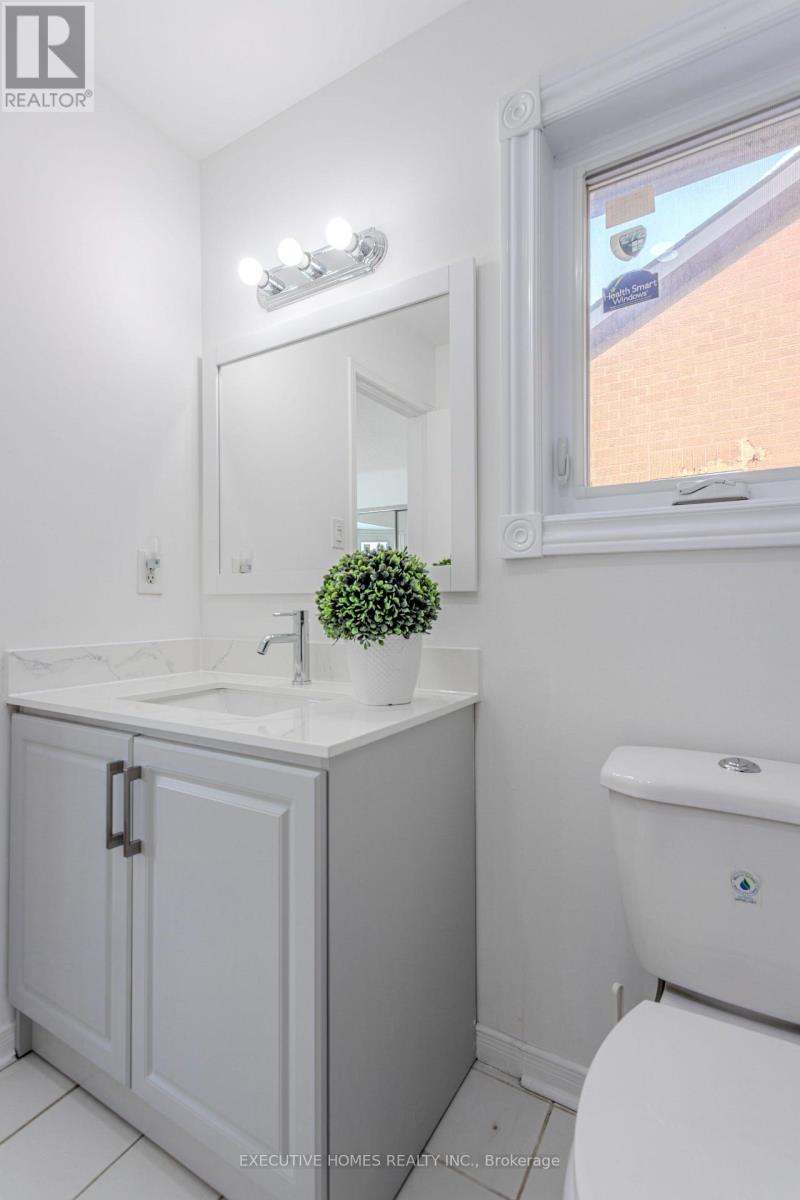 1192 Dream Crest Road, Mississauga, Ontario  L5V 1N7 - Photo 33 - W12854514