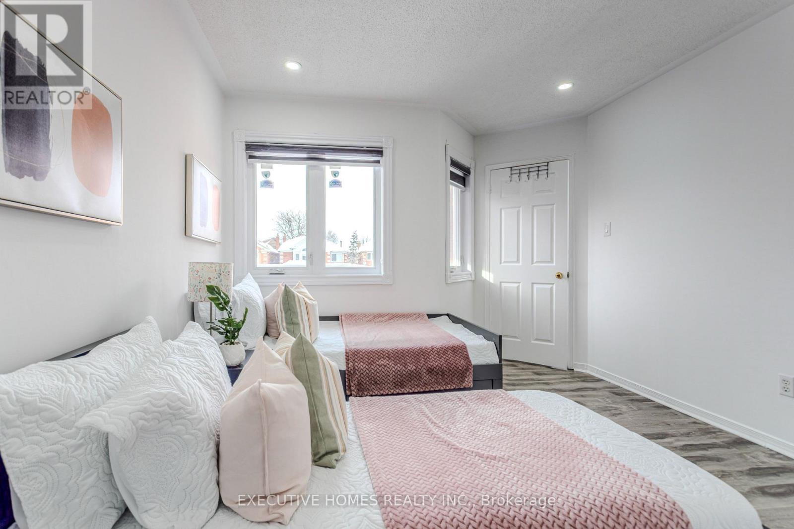 1192 Dream Crest Road, Mississauga, Ontario  L5V 1N7 - Photo 35 - W12854514