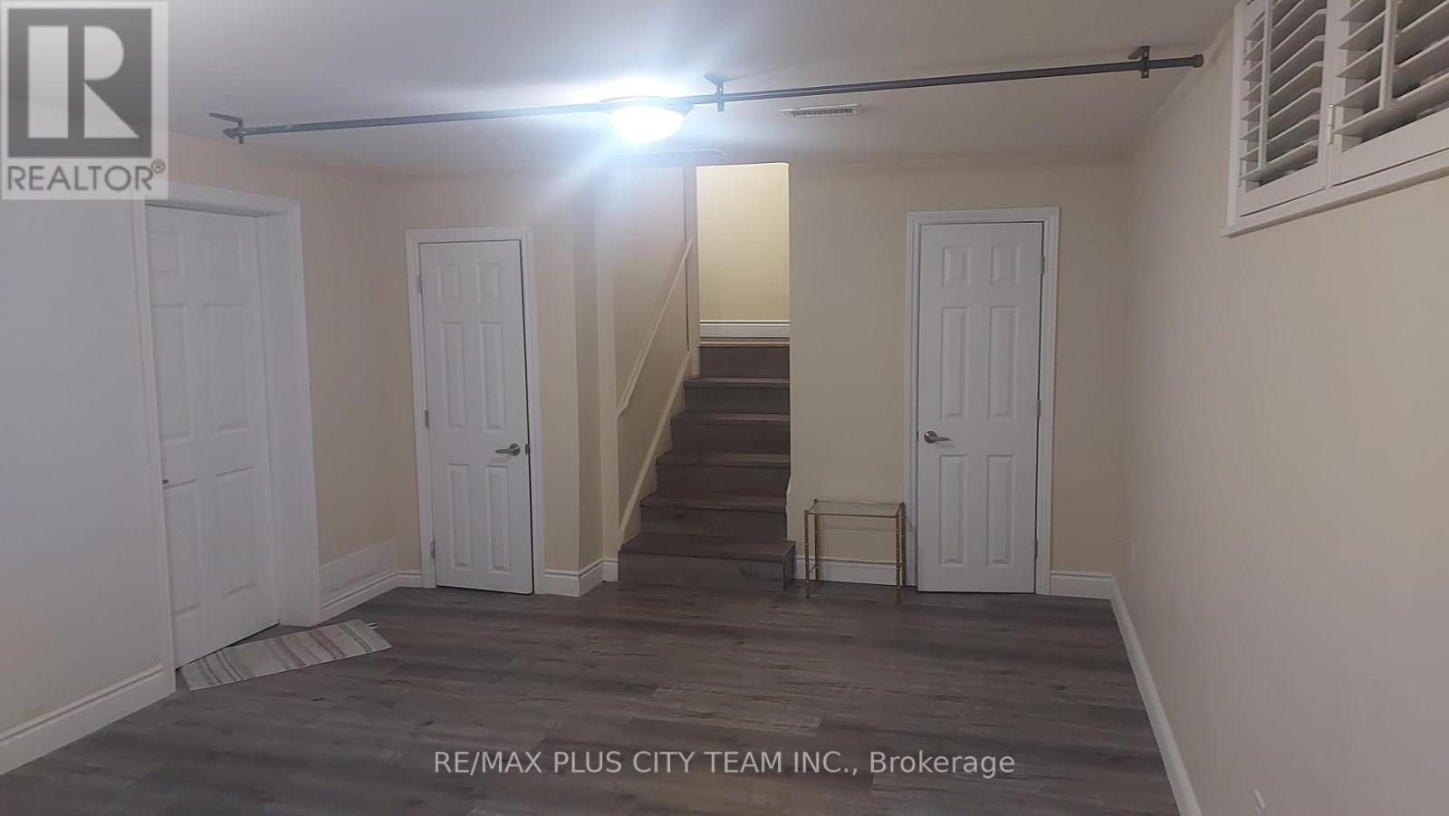 5 Breadner Drive, Toronto, Ontario  M9R 3M3 - Photo 12 - W12854586