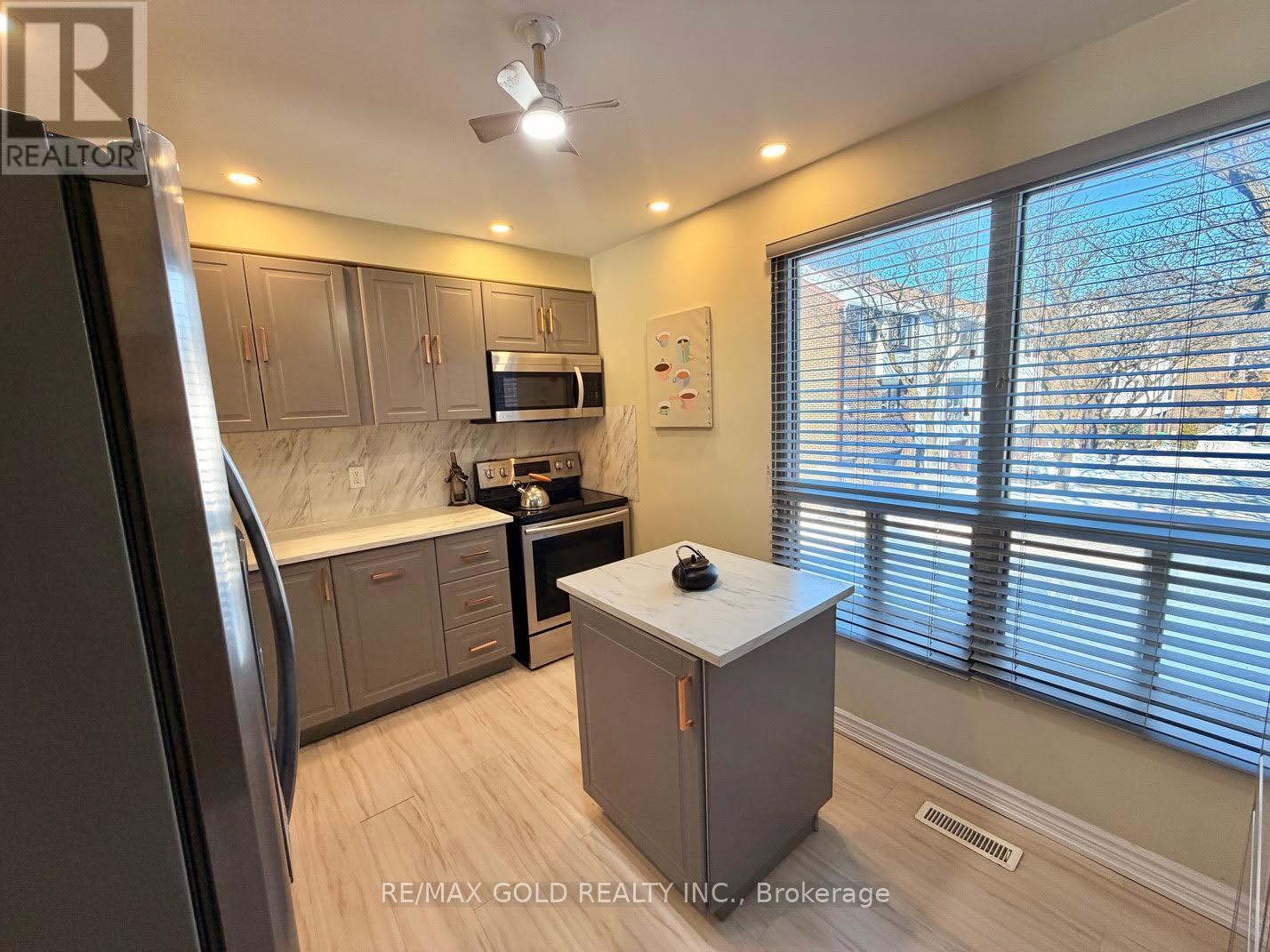 26 - 7707 Darcel Avenue, Mississauga, Ontario  L4T 3W9 - Photo 10 - W12854602