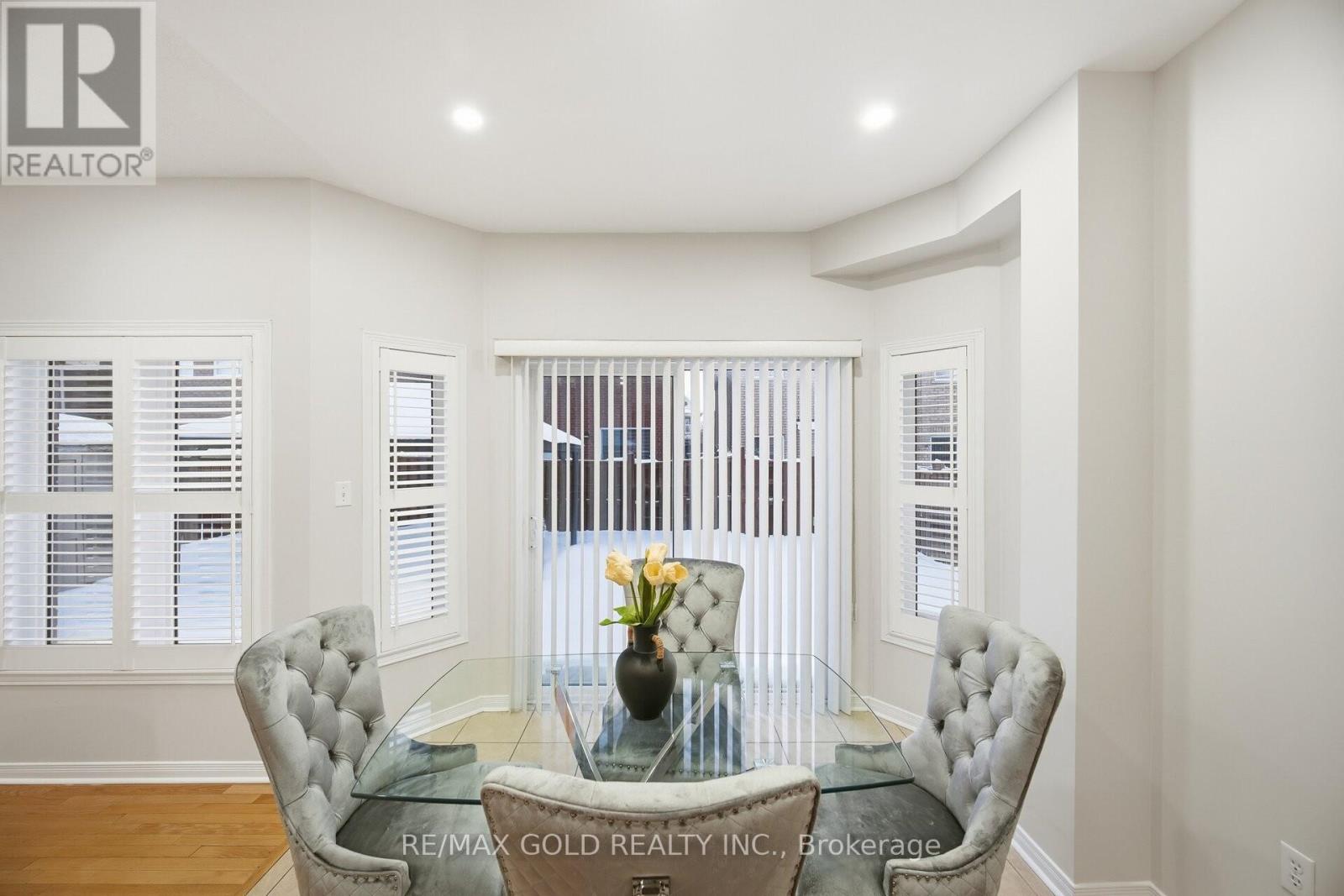 14 Ledgerock Road, Brampton (Bram East), Ontario  L6P 2L7 - Photo 10 - W12854630