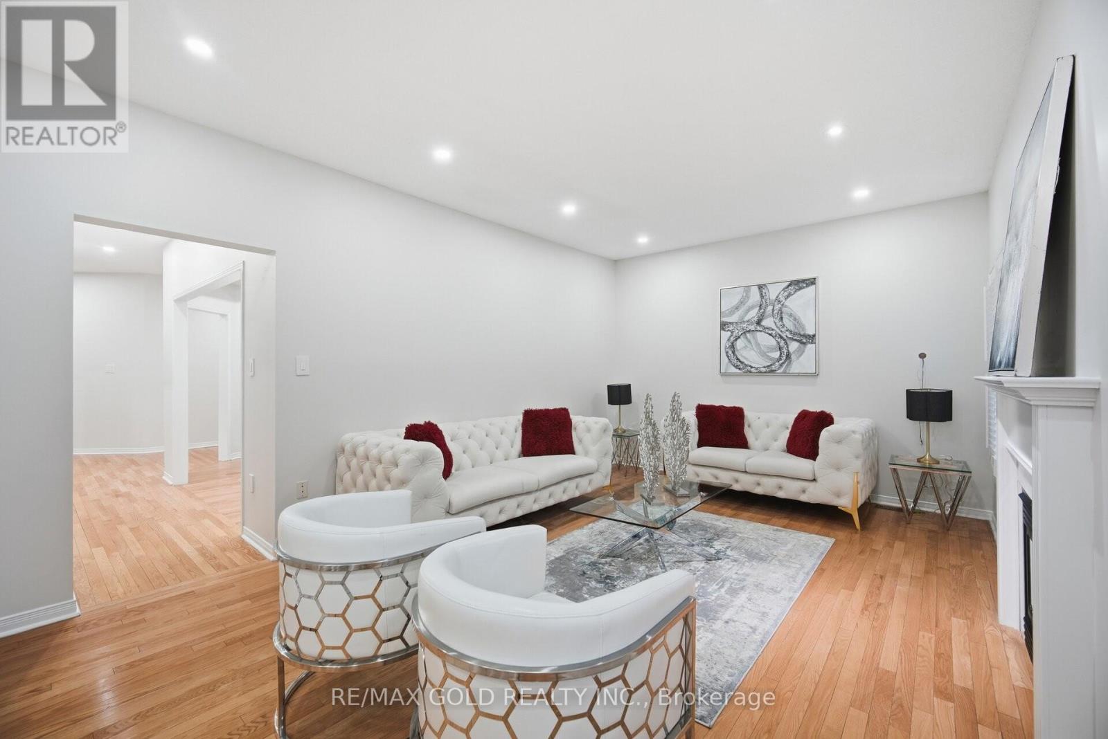 14 Ledgerock Road, Brampton (Bram East), Ontario  L6P 2L7 - Photo 12 - W12854630