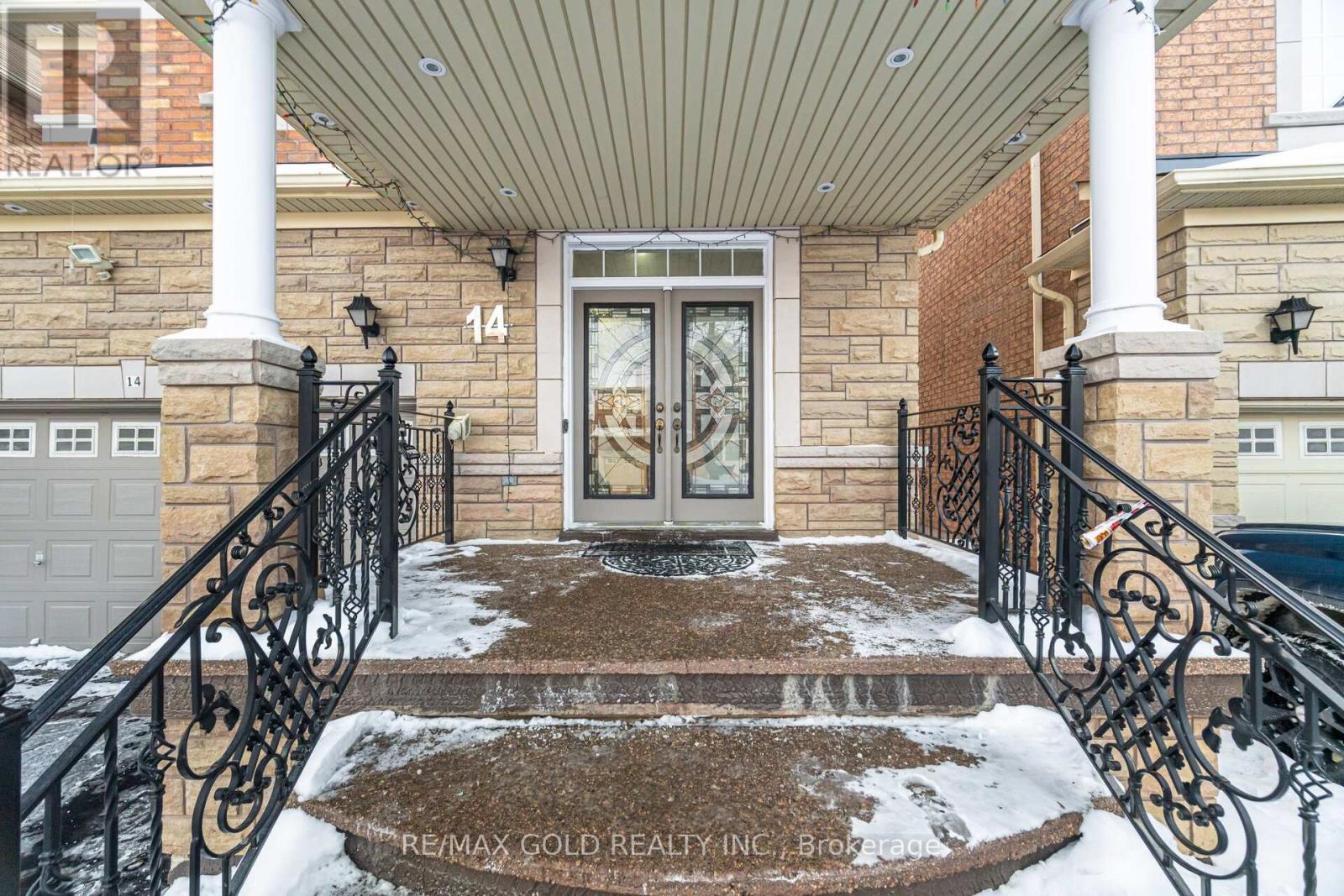 14 Ledgerock Road, Brampton (Bram East), Ontario  L6P 2L7 - Photo 2 - W12854630