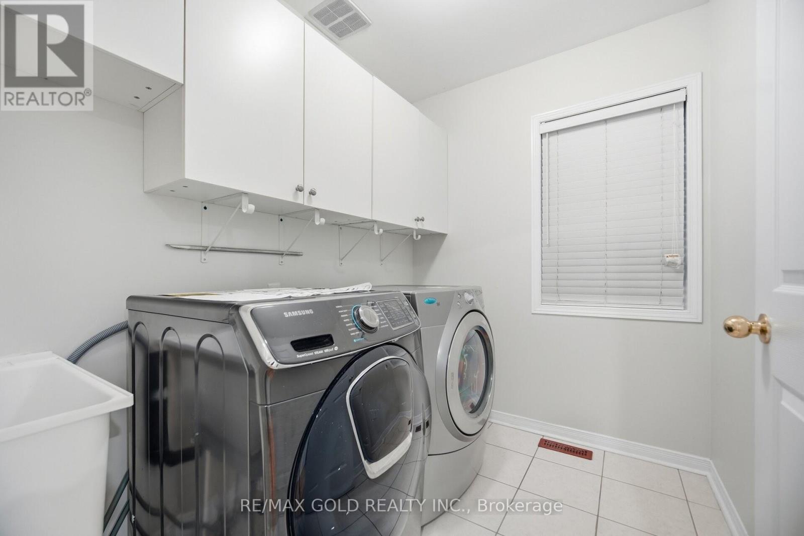 14 Ledgerock Road, Brampton (Bram East), Ontario  L6P 2L7 - Photo 23 - W12854630