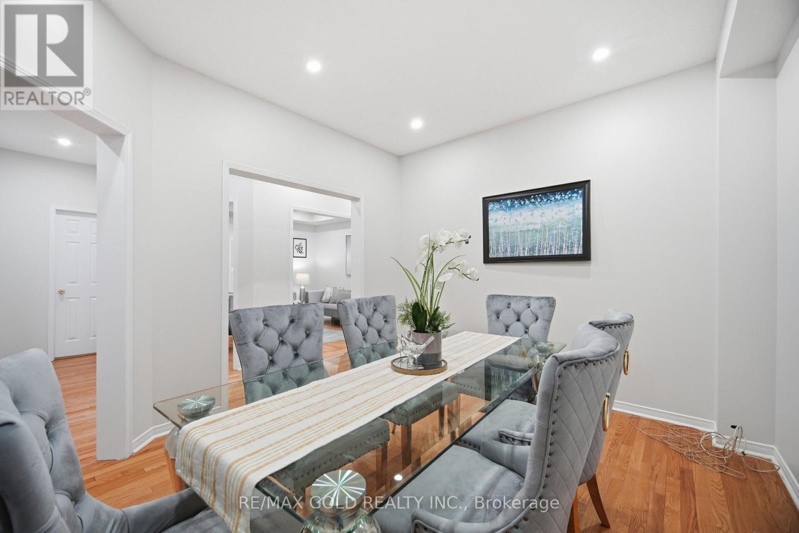 14 Ledgerock Road, Brampton (Bram East), Ontario  L6P 2L7 - Photo 4 - W12854630