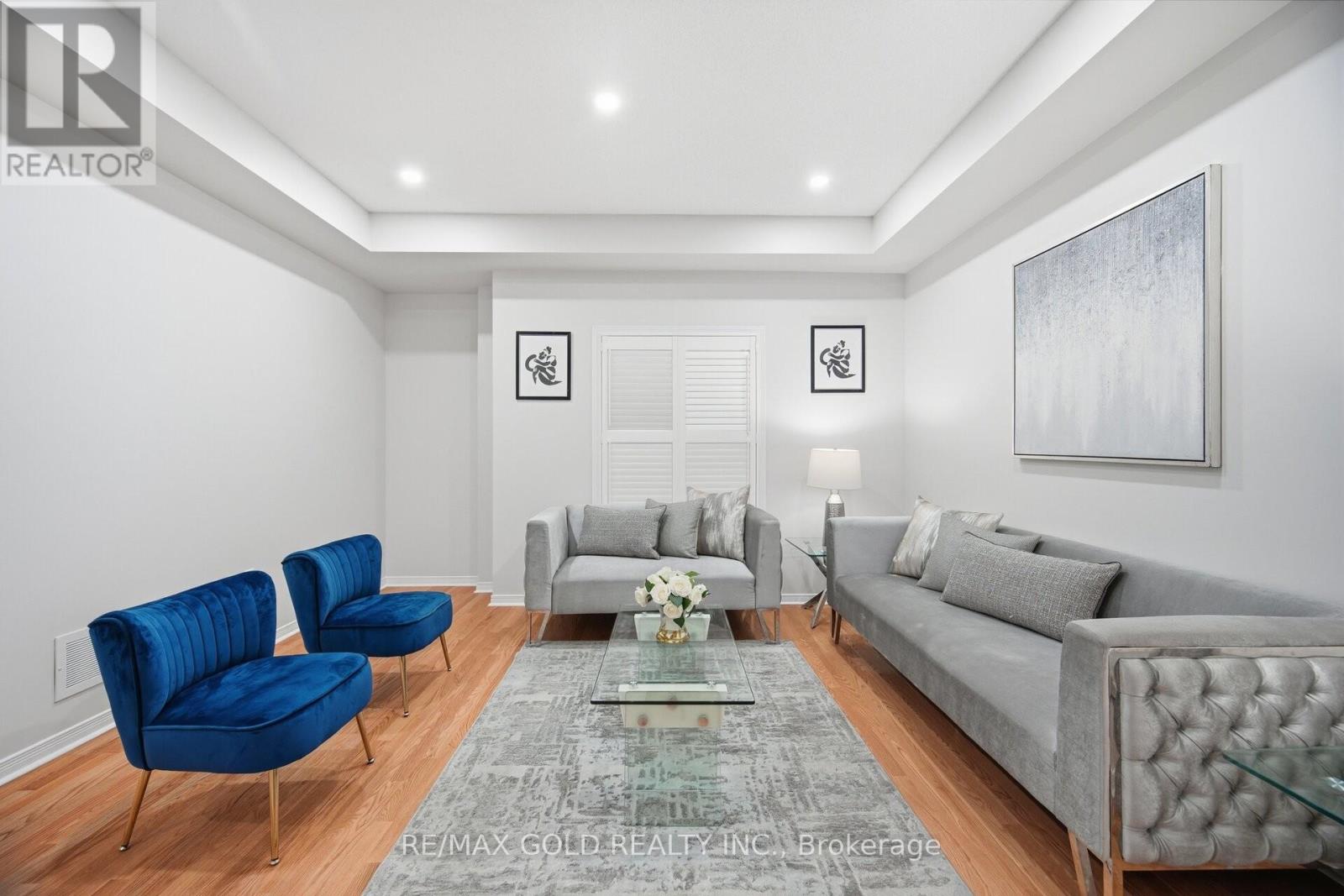 14 Ledgerock Road, Brampton (Bram East), Ontario  L6P 2L7 - Photo 5 - W12854630