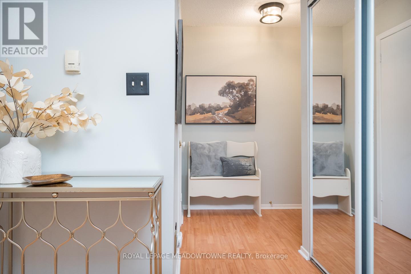 833 Laurier Avenue, Milton, Ontario  L9T 4H4 - Photo 3 - W12854648