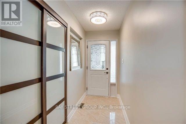 1783 Fifeshire Court, Mississauga (Erin Mills), Ontario  L5L 2T3 - Photo 3 - W12854678