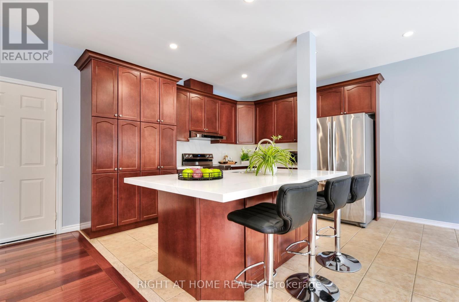 4689 Bracknell Road, Burlington, Ontario  L7M 0E5 - Photo 10 - W12854716