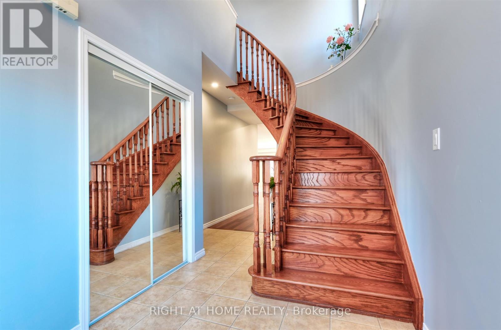 4689 Bracknell Road, Burlington, Ontario  L7M 0E5 - Photo 2 - W12854716