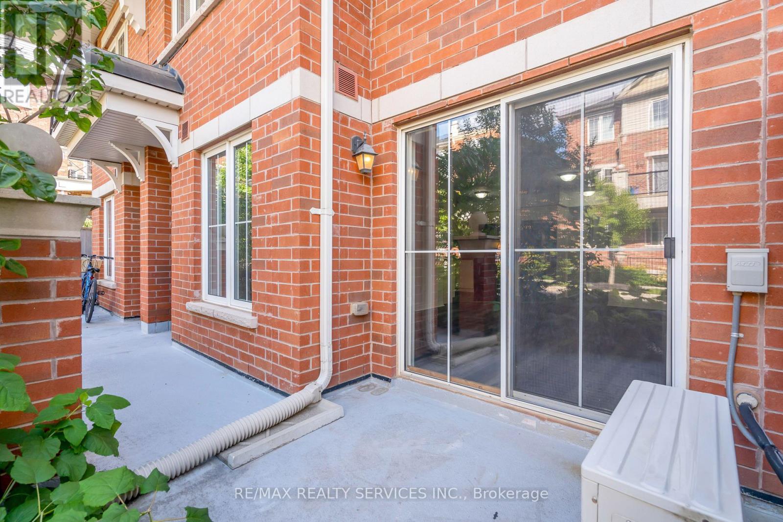 3 - 43 Hays Boulevard, Oakville, Ontario  L6H 0J1 - Photo 3 - W12854762