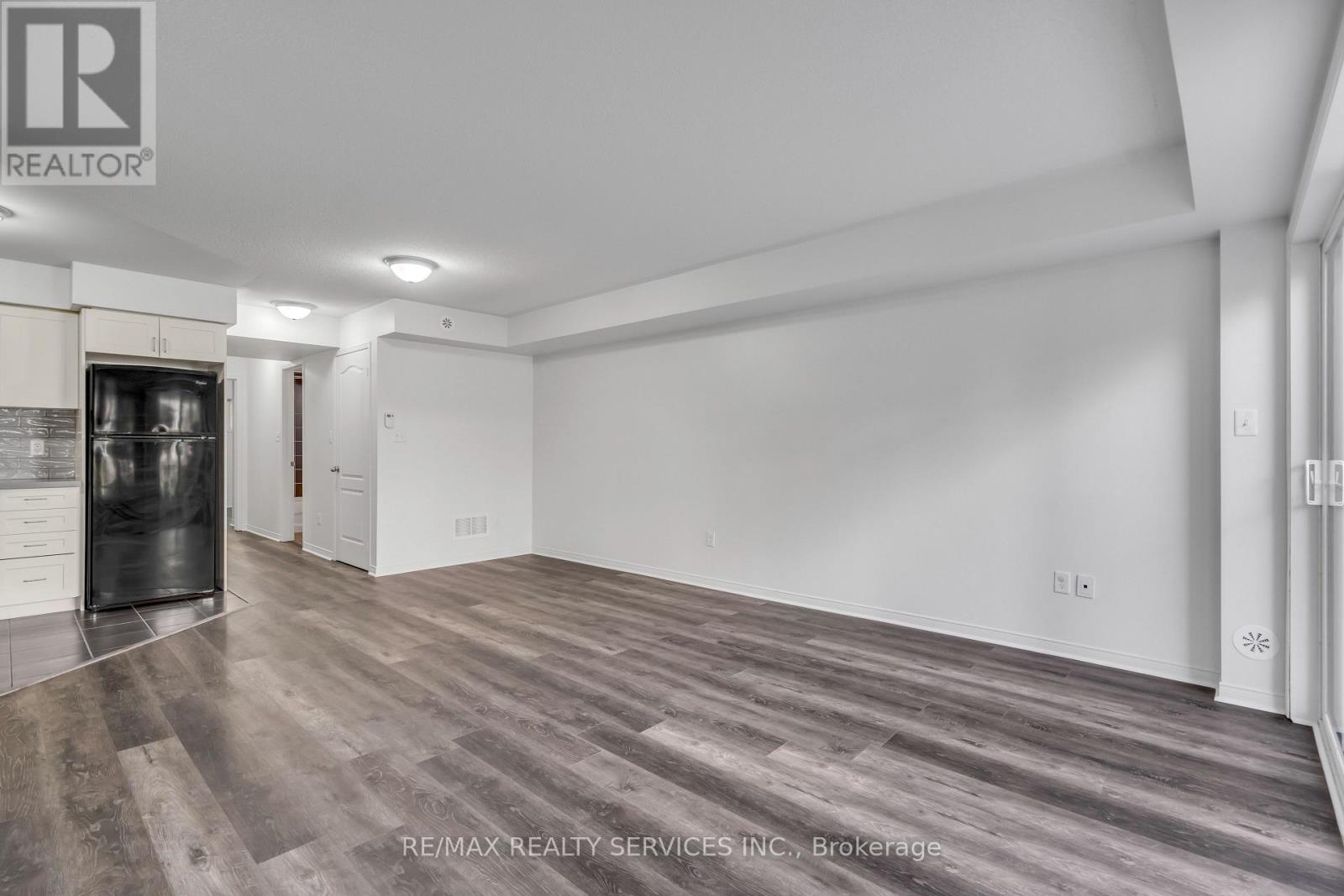 3 - 43 Hays Boulevard, Oakville, Ontario  L6H 0J1 - Photo 6 - W12854762