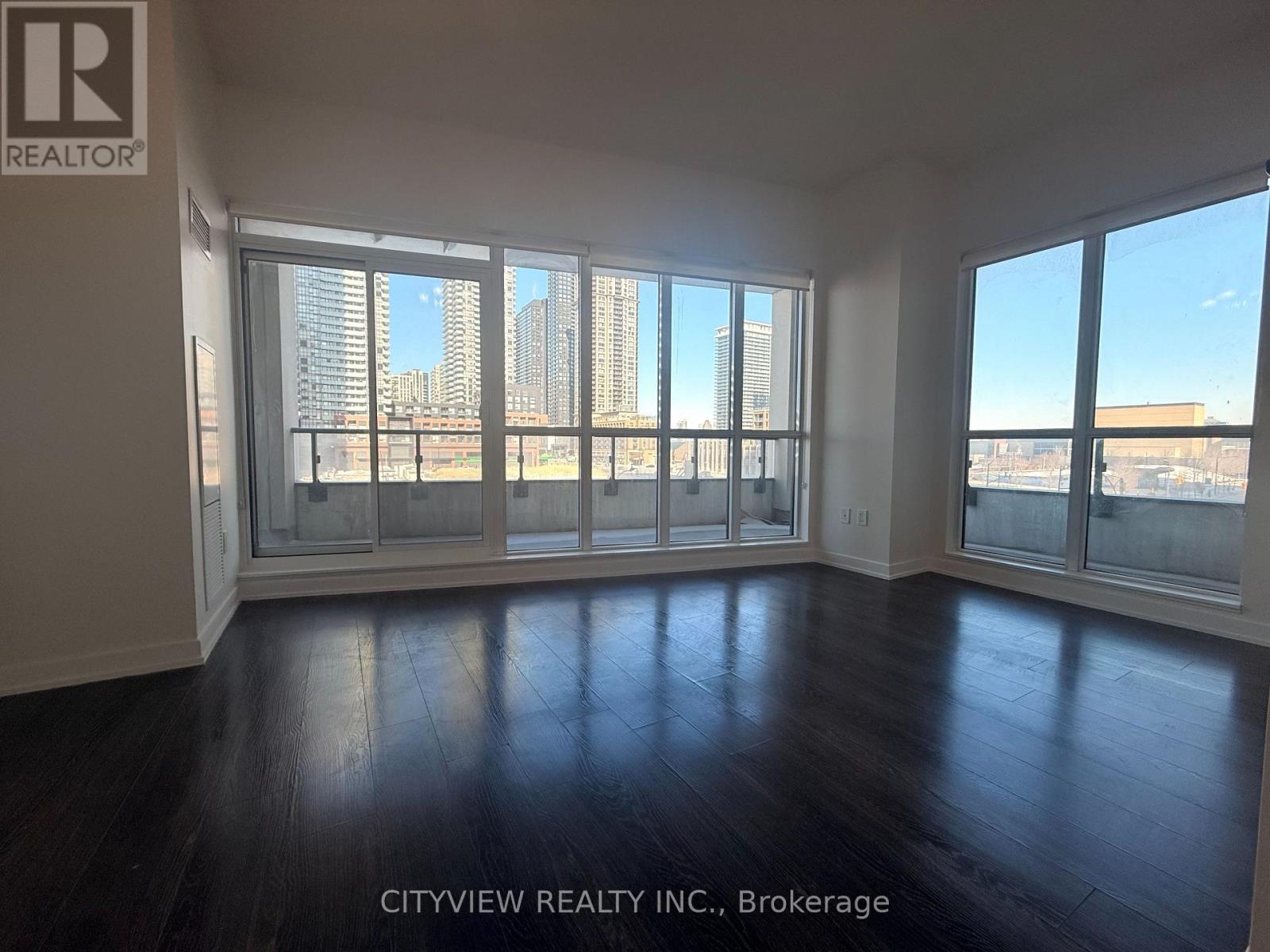 407 - 4085 Parkside Village Drive, Mississauga, Ontario  L5B 0K9 - Photo 3 - W12854770