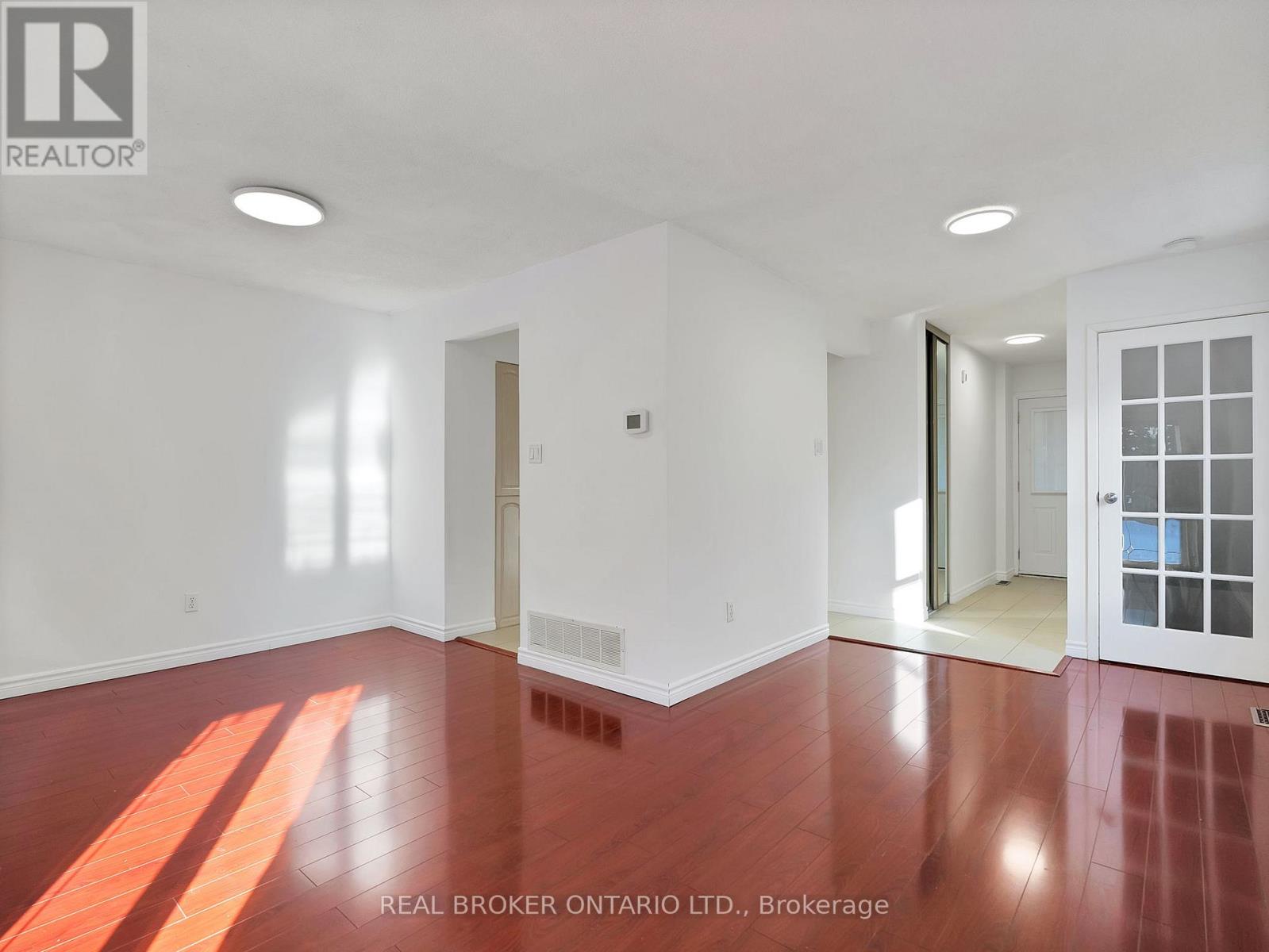 2602 Hemus Square, Mississauga, Ontario  L5C 3X4 - Photo 3 - W12854802