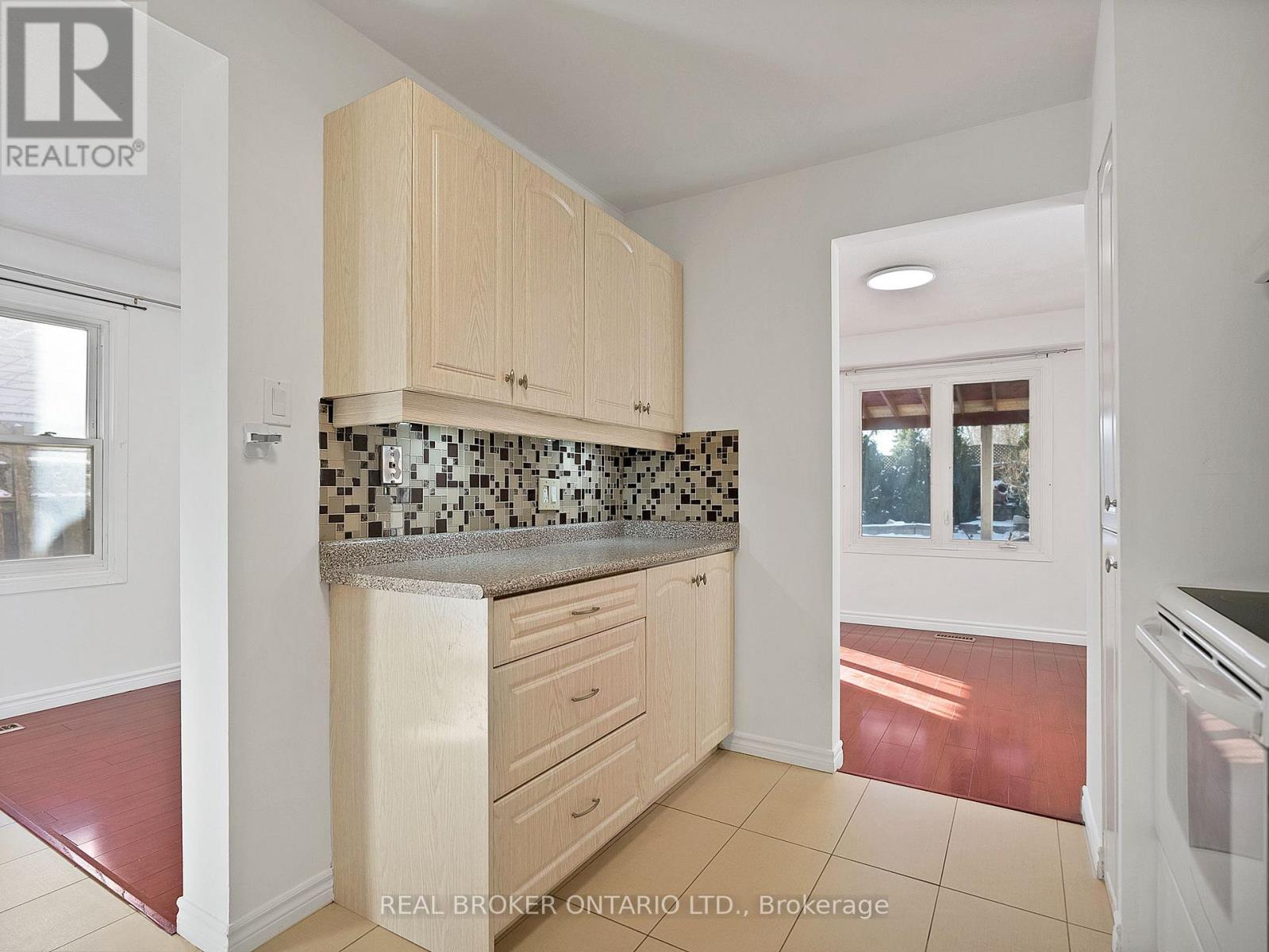 2602 Hemus Square, Mississauga, Ontario  L5C 3X4 - Photo 9 - W12854802