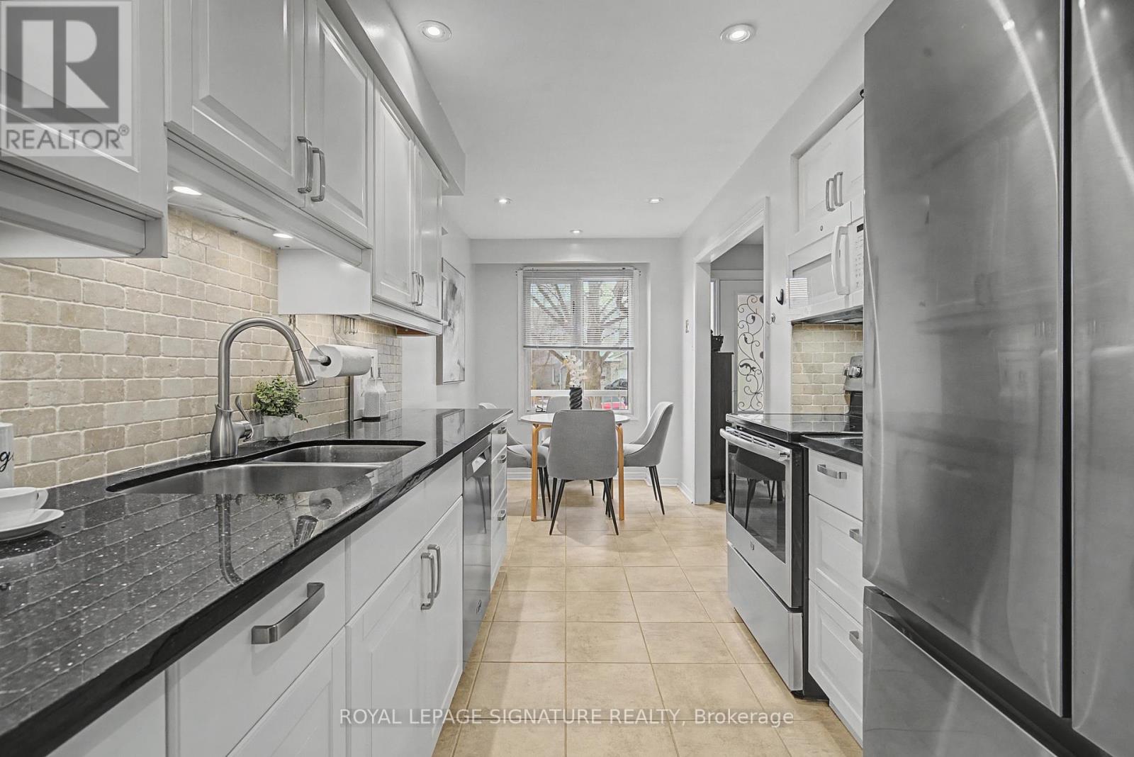 4317 Sugarbush Road, Mississauga, Ontario  L5B 2X6 - Photo 6 - W12854804