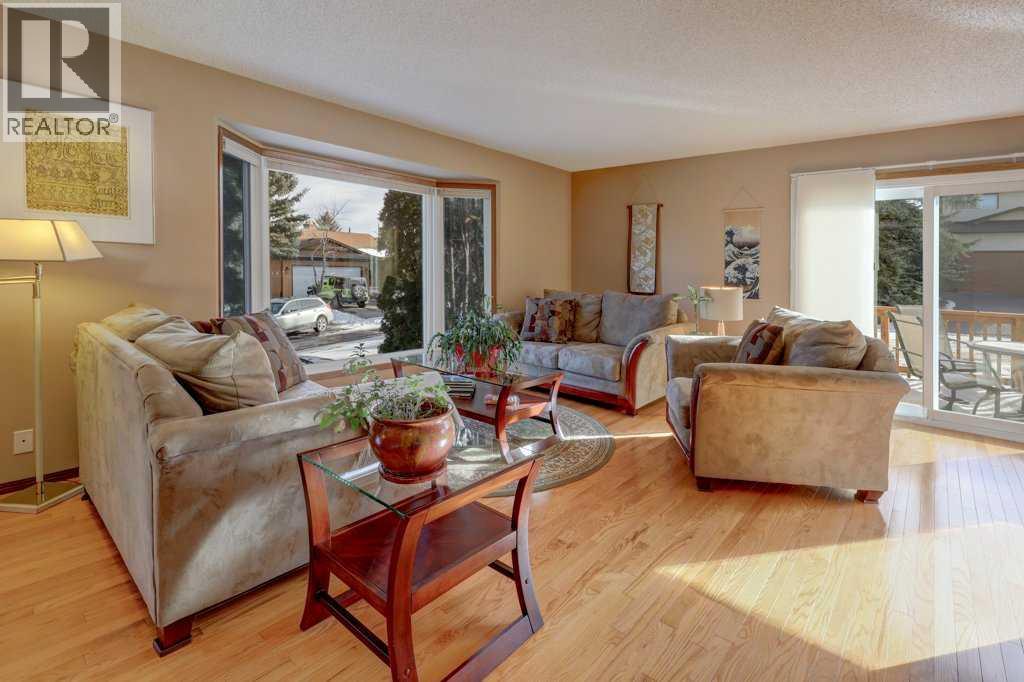 79 Bermondsey Way Nw, Calgary, Alberta  T3K 1V5 - Photo 7 - A2289669