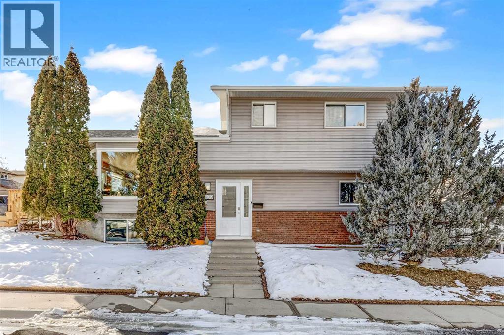 79 Bermondsey Way Nw, Calgary, Alberta  T3K 1V5 - Photo 3 - A2289669