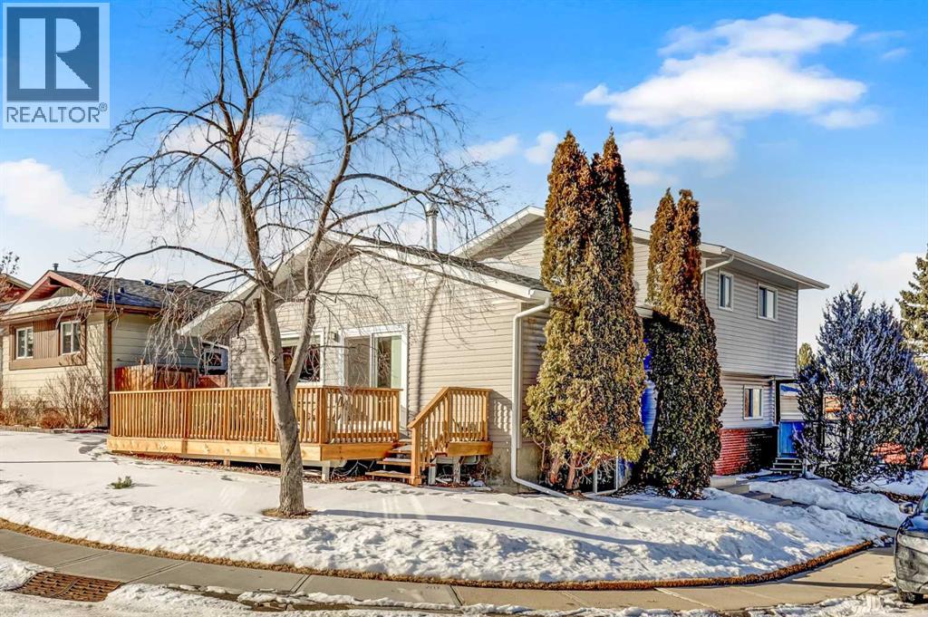 79 Bermondsey Way Nw, Calgary, Alberta  T3K 1V5 - Photo 4 - A2289669