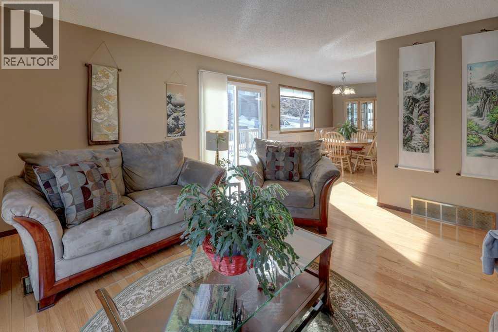 79 Bermondsey Way Nw, Calgary, Alberta  T3K 1V5 - Photo 8 - A2289669