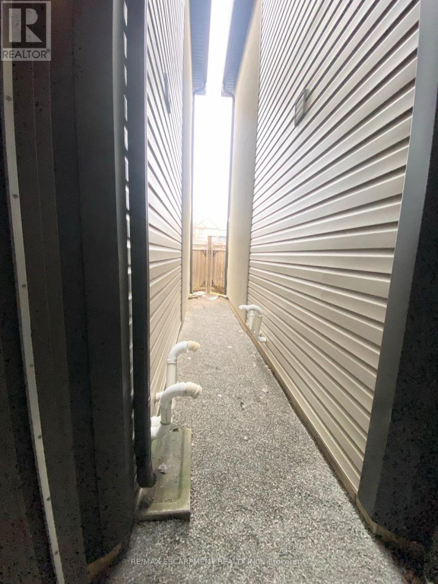 72 Dodman Crescent, Hamilton, Ontario  L9G 0G6 - Photo 34 - X12854522