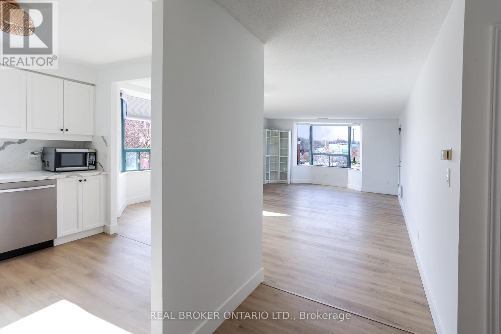 404 - 5 Ogilvie Street, Hamilton, Ontario  L9H 2S1 - Photo 11 - X12854532