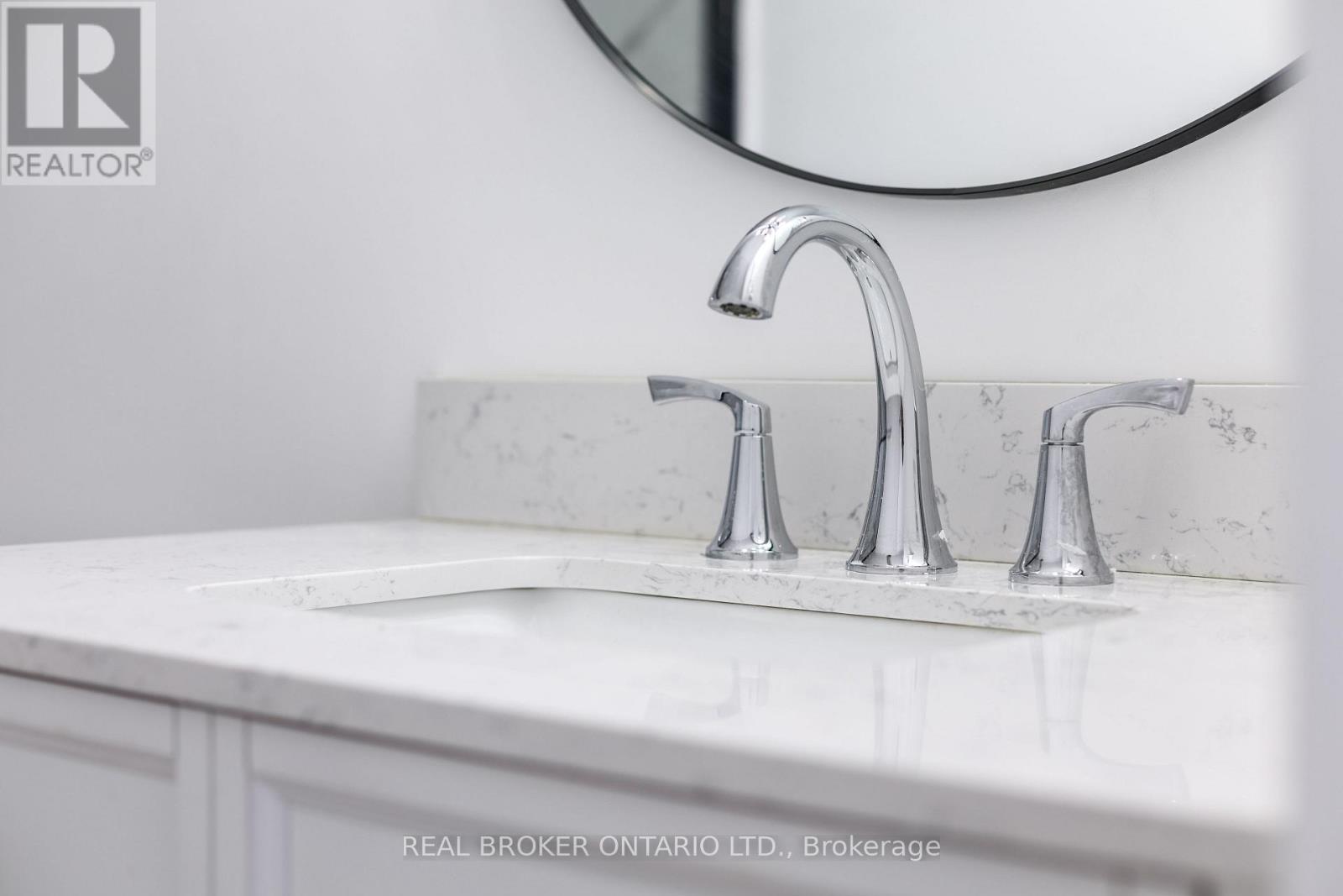 404 - 5 Ogilvie Street, Hamilton, Ontario  L9H 2S1 - Photo 14 - X12854532