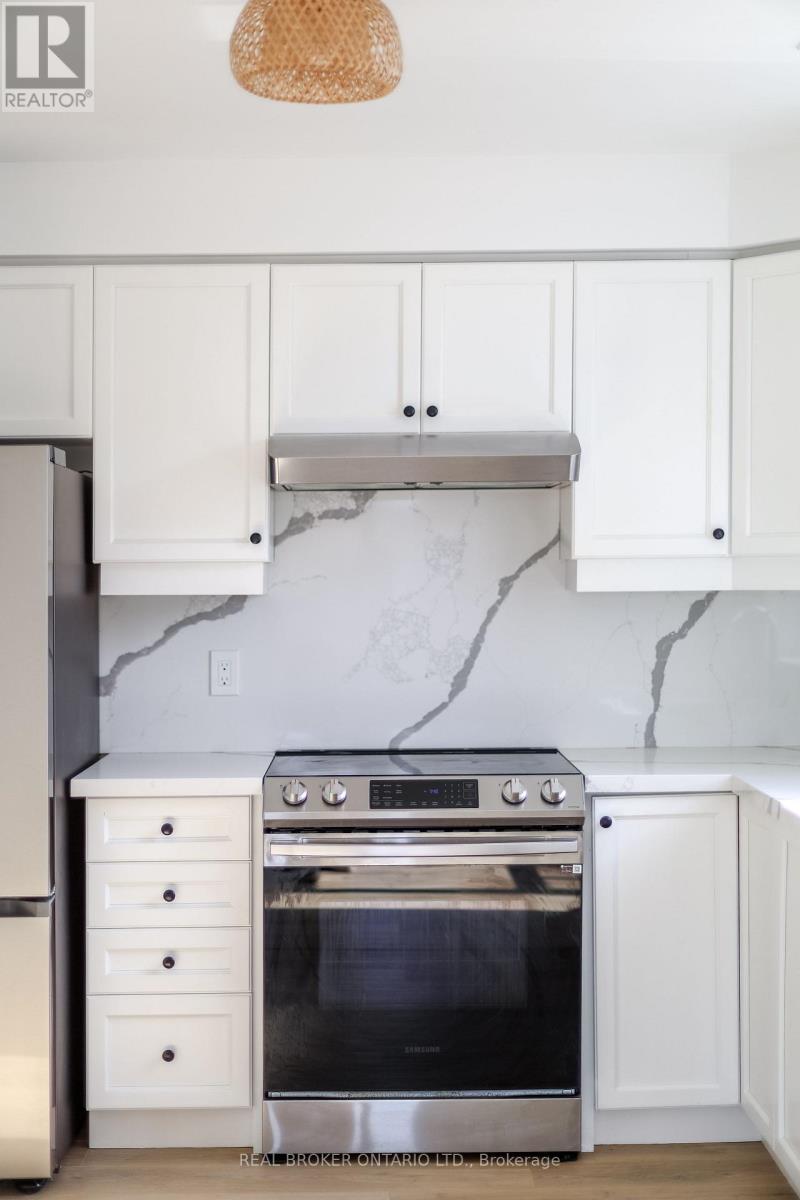 404 - 5 Ogilvie Street, Hamilton, Ontario  L9H 2S1 - Photo 7 - X12854532