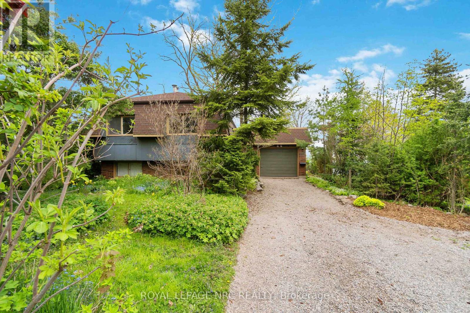 UPPER - 46 LAKESIDE DRIVE, Grimsby, Ontario