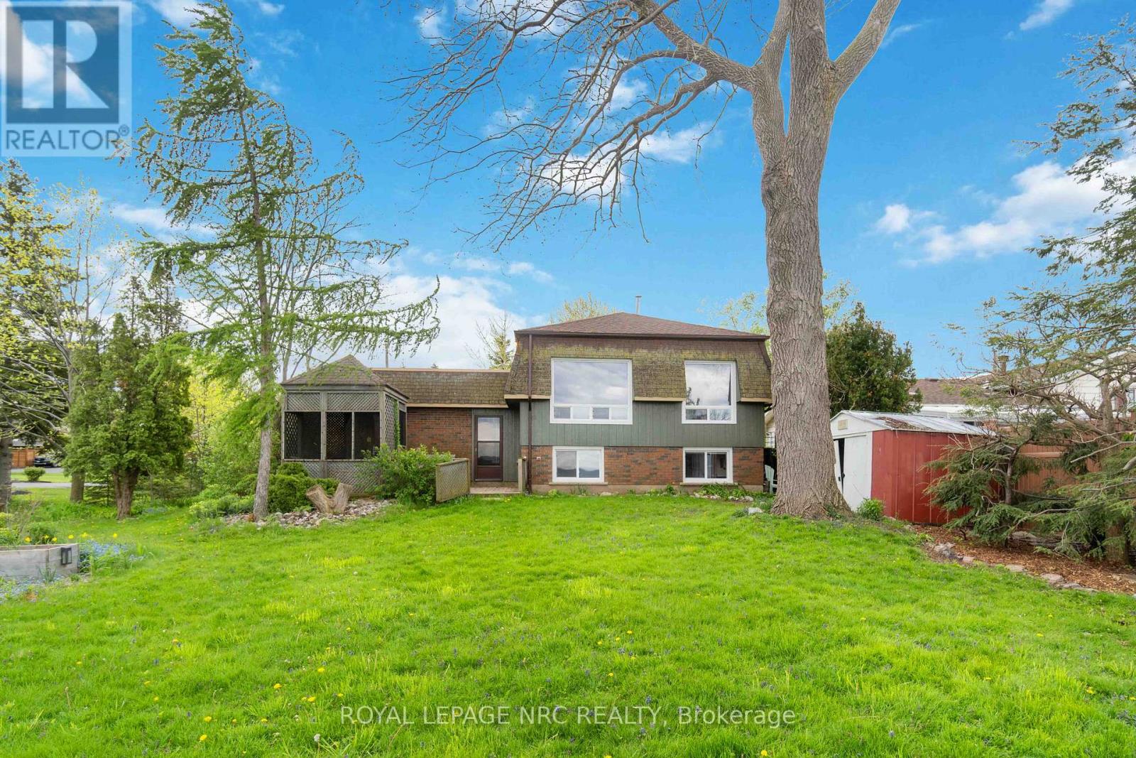 Upper - 46 Lakeside Drive, Grimsby, Ontario  L3M 2L2 - Photo 4 - X12854556