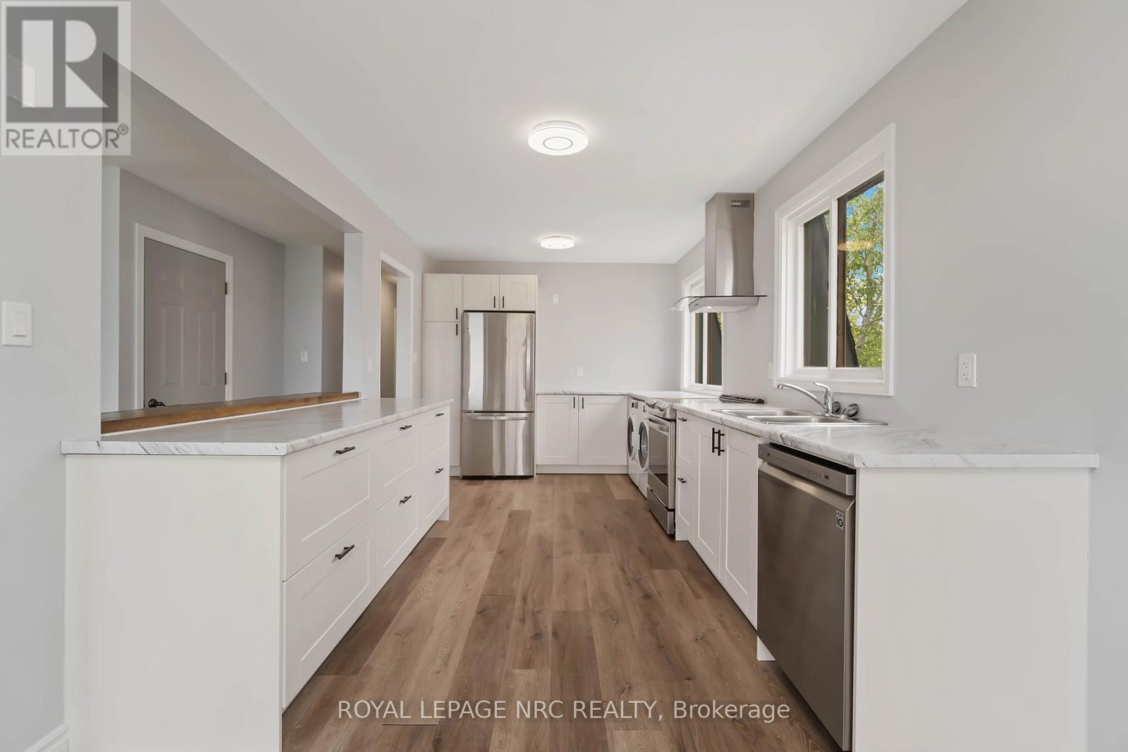 Upper - 46 Lakeside Drive, Grimsby, Ontario  L3M 2L2 - Photo 9 - X12854556