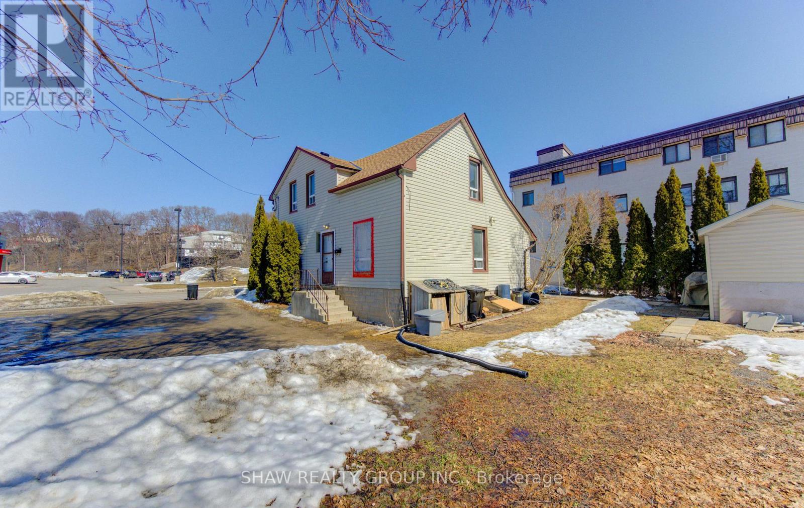 11 Simcoe Street, Cambridge, Ontario  N1R 1N7 - Photo 10 - X12854588