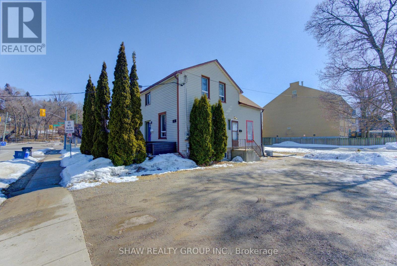 11 Simcoe Street, Cambridge, Ontario  N1R 1N7 - Photo 3 - X12854588