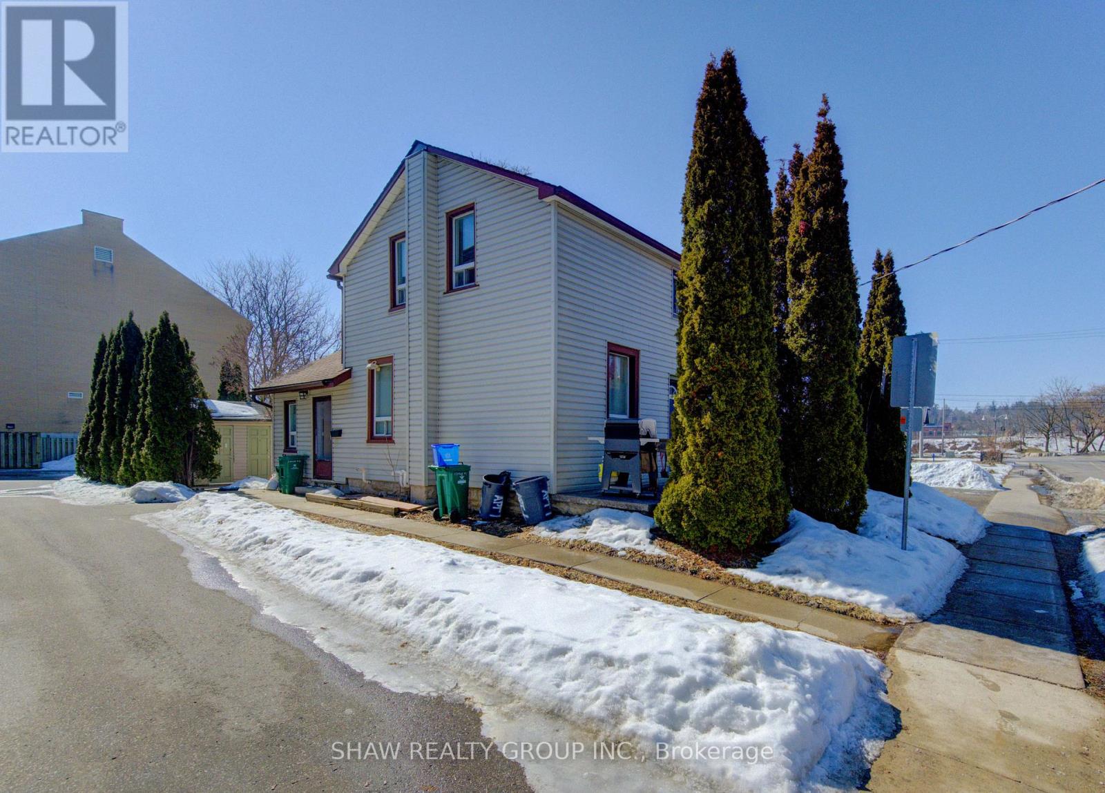11 Simcoe Street, Cambridge, Ontario  N1R 1N7 - Photo 4 - X12854588