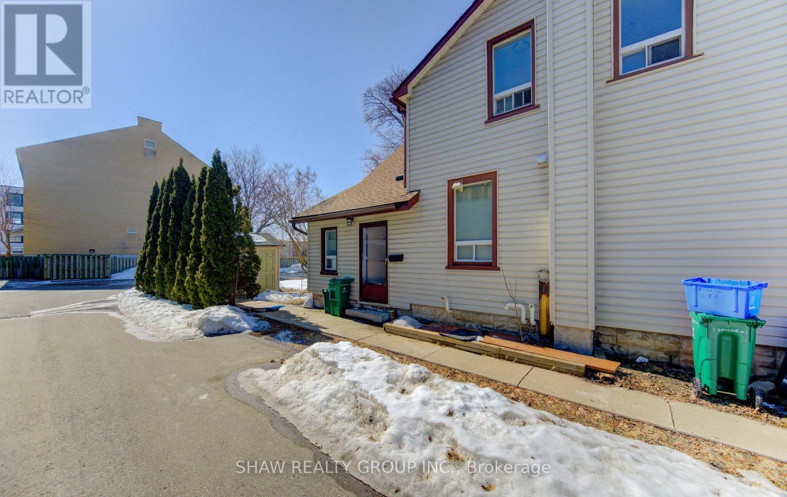 11 Simcoe Street, Cambridge, Ontario  N1R 1N7 - Photo 8 - X12854588