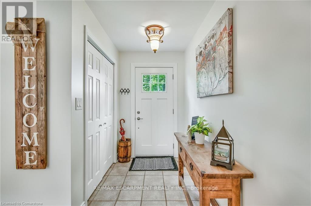 8 Beach Road, Haldimand, Ontario N0A 1K0 - Photo 6 - X12854636