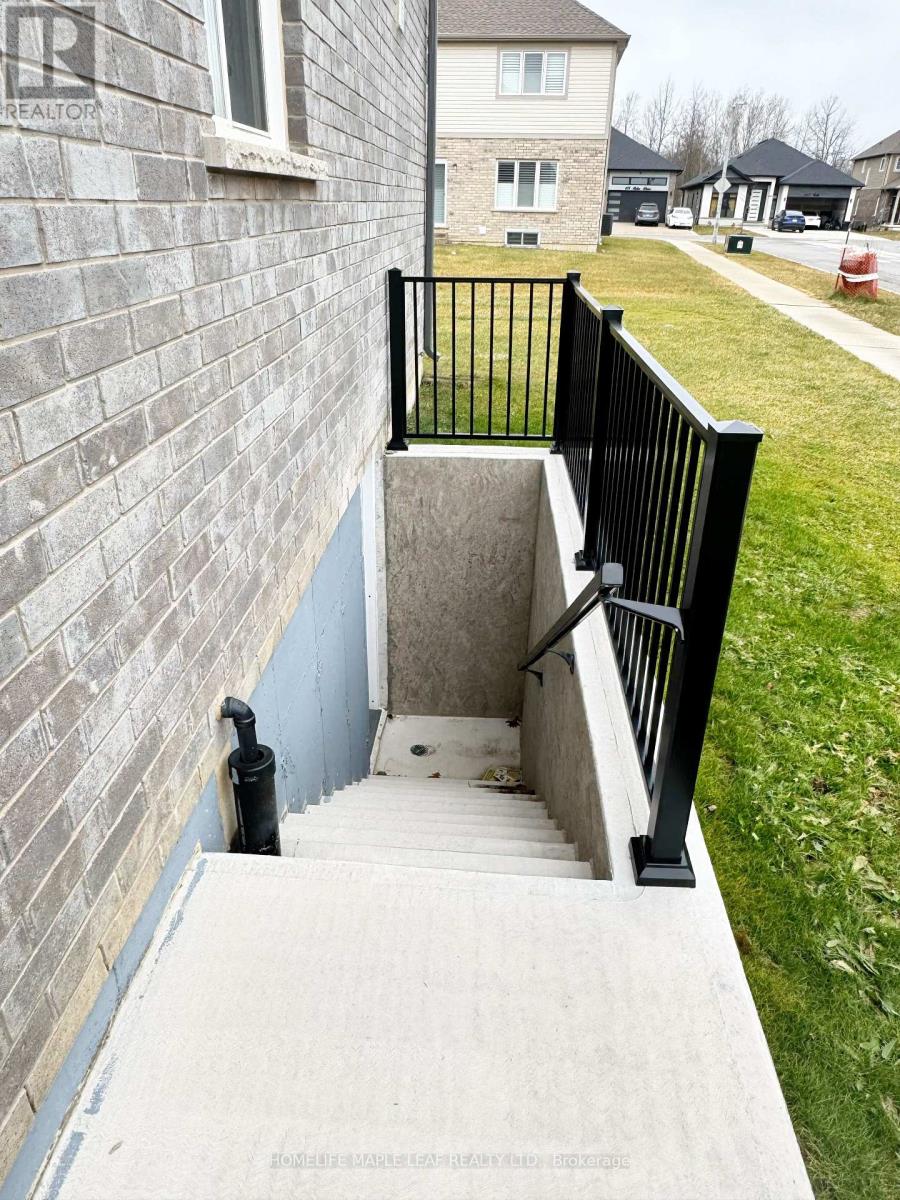 141 Crow Street, Welland, Ontario  L3B 5N8 - Photo 35 - X12854688