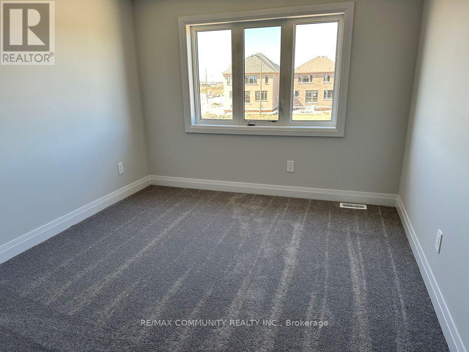 7 O'neill Street, Kawartha Lakes, Ontario  K9V 6K2 - Photo 15 - X12854706