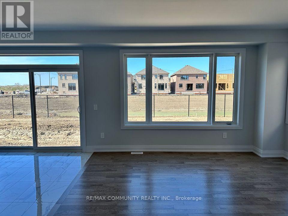 7 O'neill Street, Kawartha Lakes, Ontario  K9V 6K2 - Photo 2 - X12854706