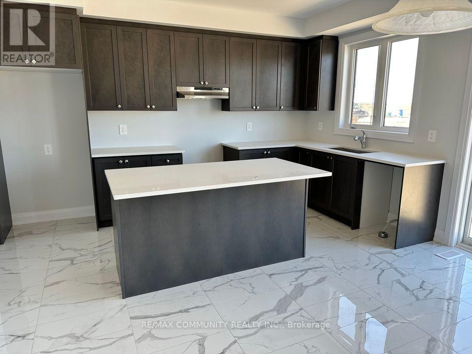 7 O'neill Street, Kawartha Lakes, Ontario  K9V 6K2 - Photo 4 - X12854706