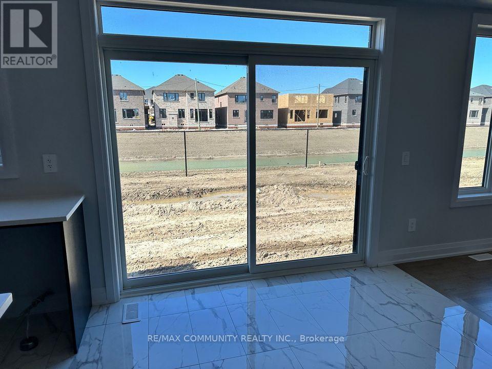 7 O'neill Street, Kawartha Lakes, Ontario  K9V 6K2 - Photo 5 - X12854706