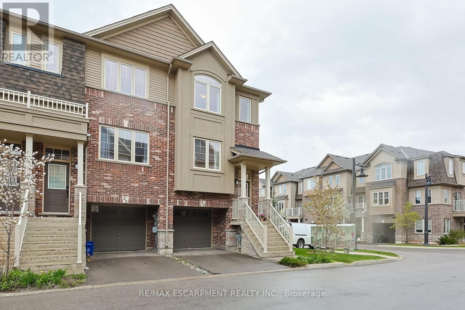 20 Barley Lane, Hamilton, Ontario  L9K 0K1 - Photo 2 - X12854722
