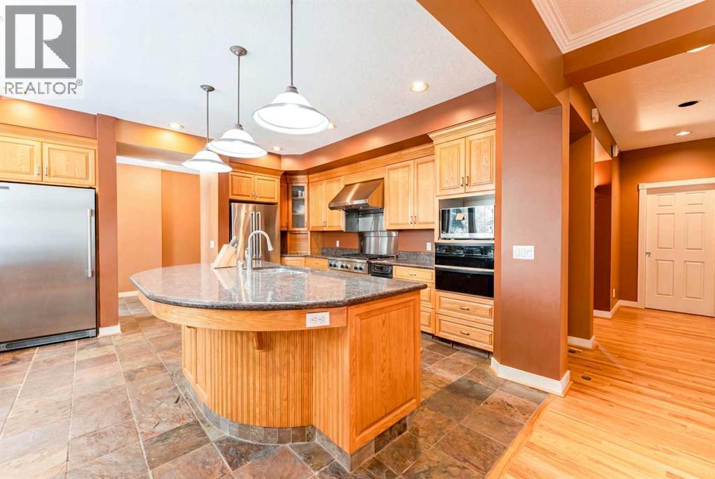 6756 Bow Crescent Nw, Calgary, Alberta  T3B 2B9 - Photo 17 - A2290092