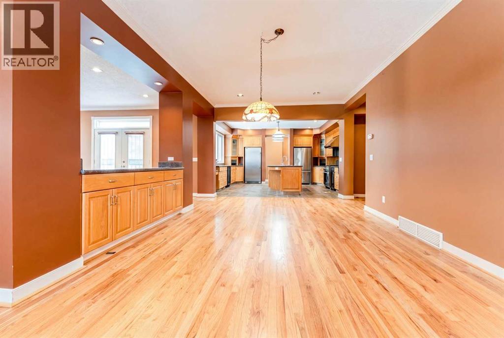 6756 Bow Crescent Nw, Calgary, Alberta  T3B 2B9 - Photo 15 - A2290092