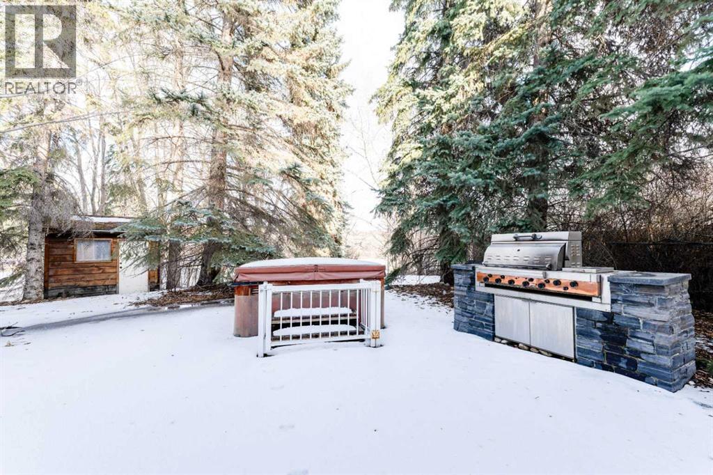 6756 Bow Crescent Nw, Calgary, Alberta  T3B 2B9 - Photo 37 - A2290092