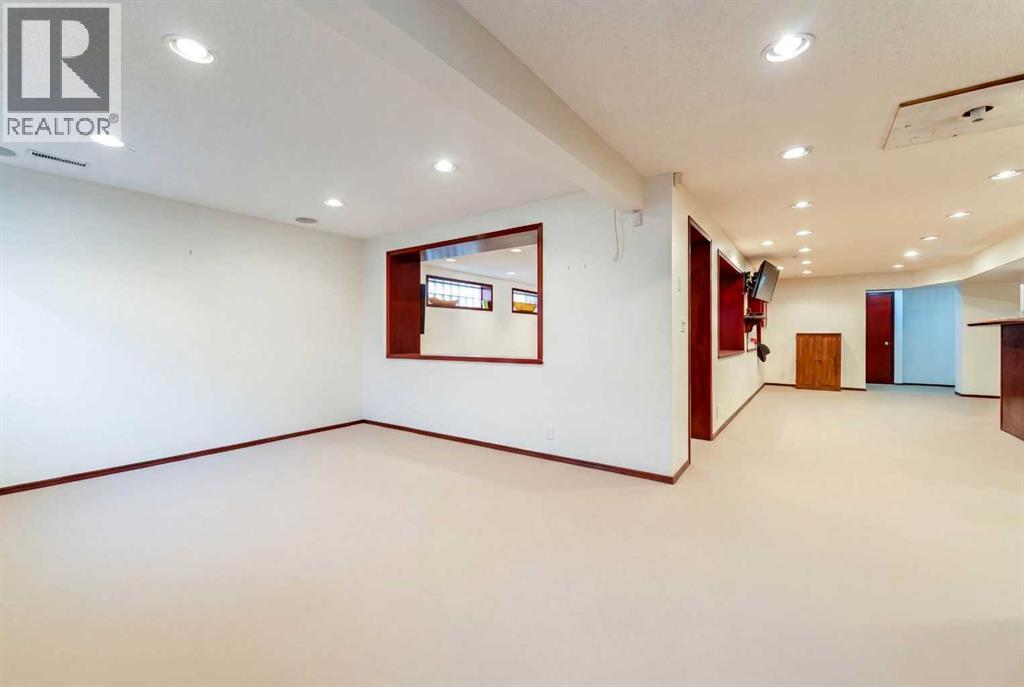 6756 Bow Crescent Nw, Calgary, Alberta  T3B 2B9 - Photo 33 - A2290092