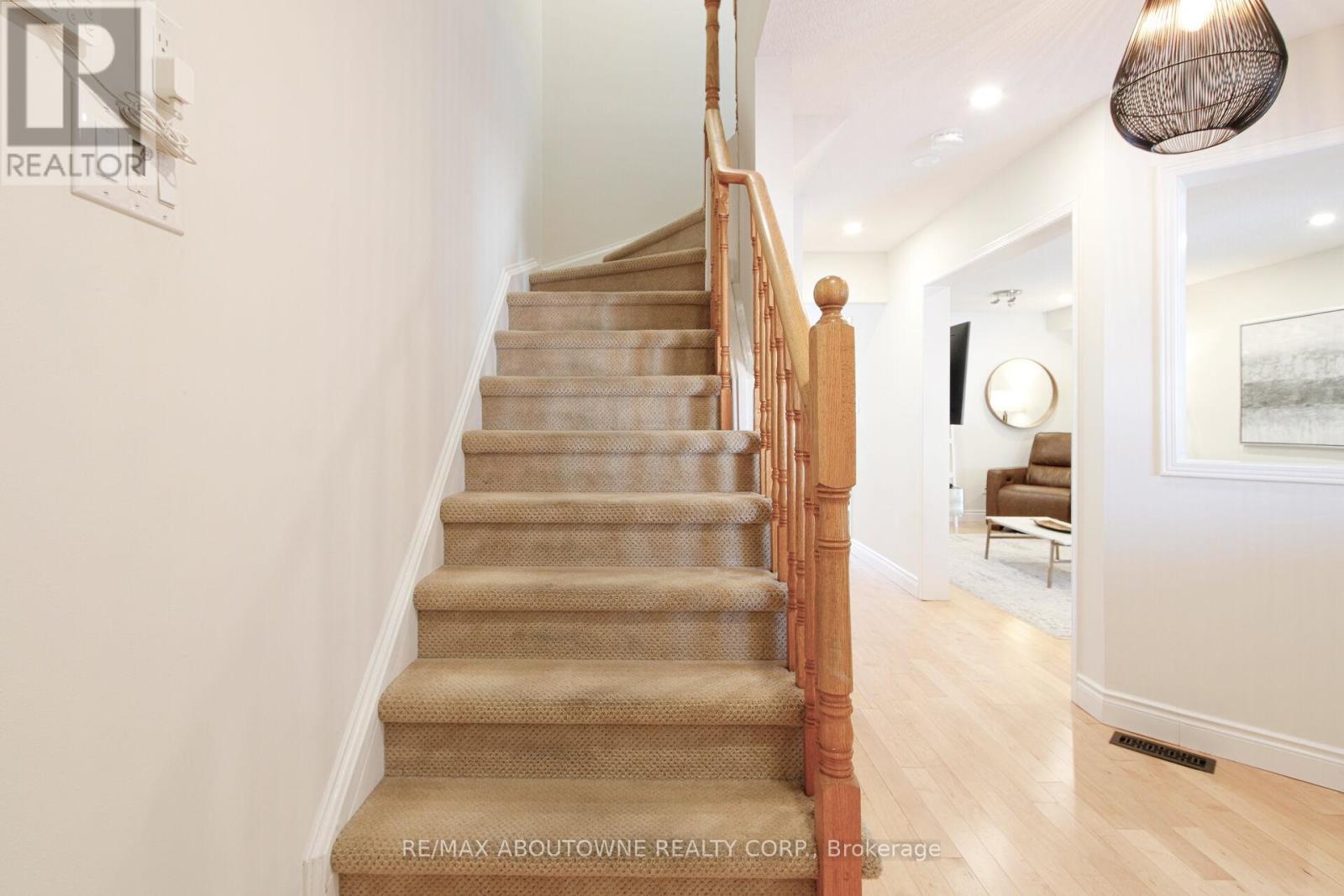 3845 Cedar Hedge Rise, Mississauga (Lisgar), Ontario  L5N 6X2 - Photo 17 - W12841434